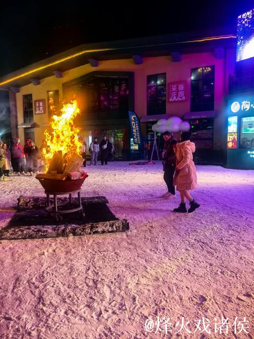 大学武术生雪地展演传统火鞭，冰火交融美震人心